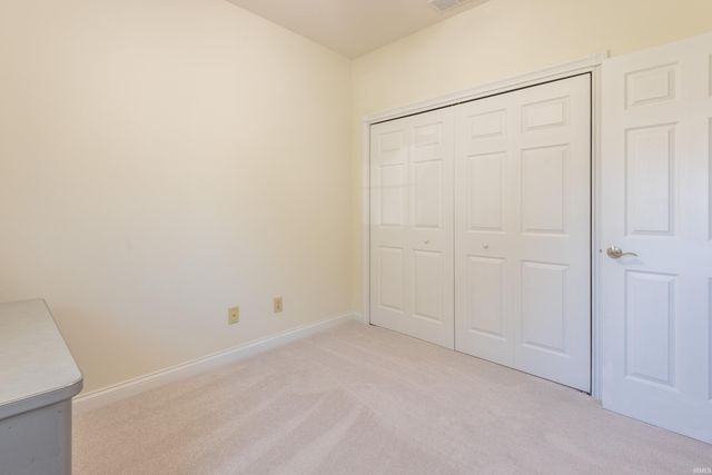 933 S Fenbrook Court, Bloomington, IN 47401