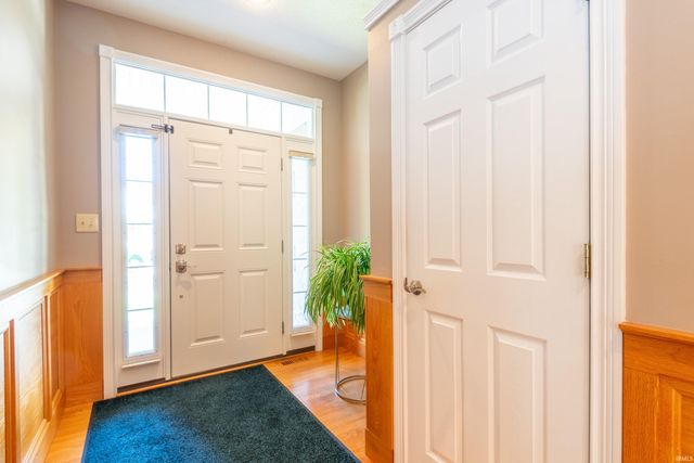 933 S Fenbrook Court, Bloomington, IN 47401