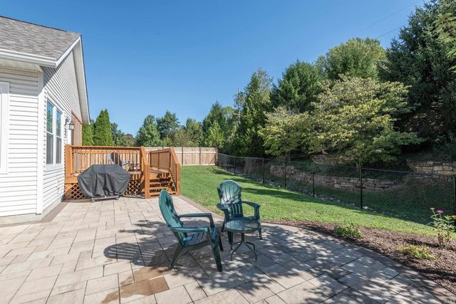 933 S Fenbrook Court, Bloomington, IN 47401