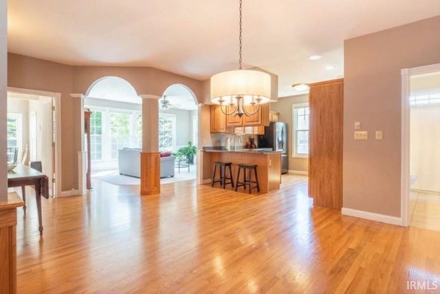 933 S Fenbrook Court, Bloomington, IN 47401