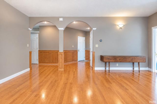 933 S Fenbrook Court, Bloomington, IN 47401