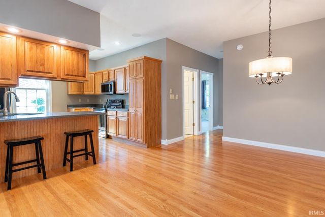 933 S Fenbrook Court, Bloomington, IN 47401
