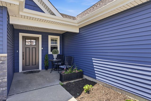 6216 Deere Creek Lane, Davenport, IA 52807