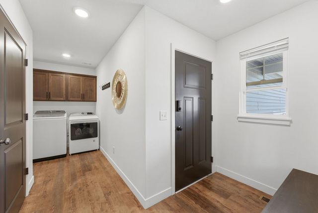 6216 Deere Creek Lane, Davenport, IA 52807