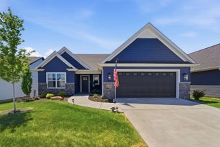 6216 Deere Creek Lane, Davenport, IA 52807