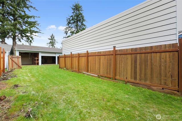 418 N 13th Street, Elma, WA 98541