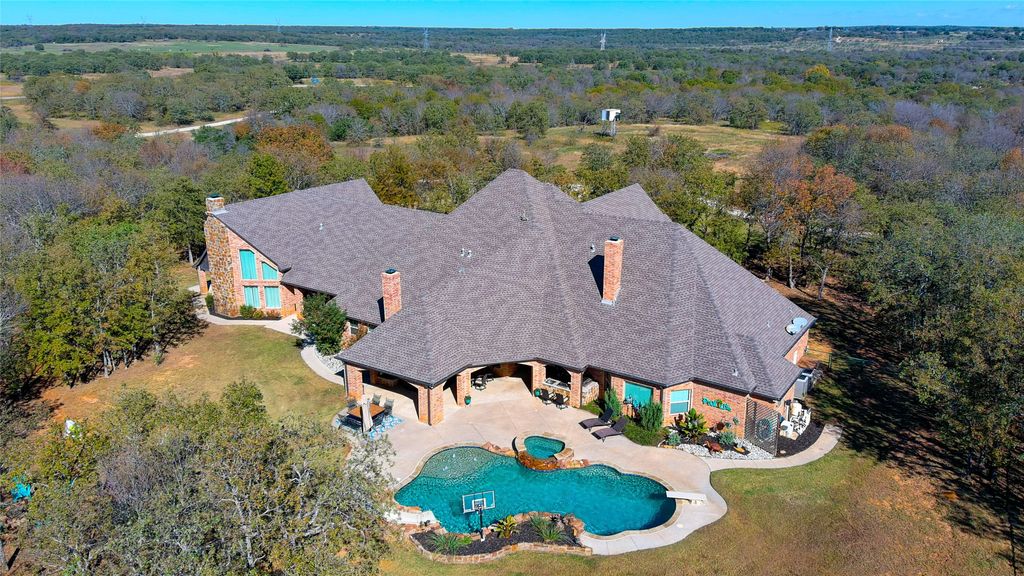 9199 Farm to Market 1810, Chico, TX 76431