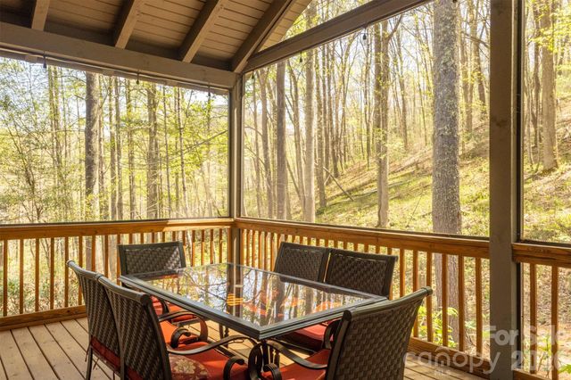 82 Meadow Ridge Court, Tuckasegee, NC 28783