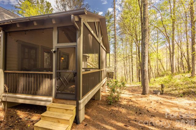 82 Meadow Ridge Court, Tuckasegee, NC 28783