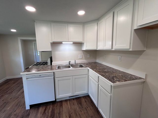 311 E Jackson Street, Ozark, MO 65721