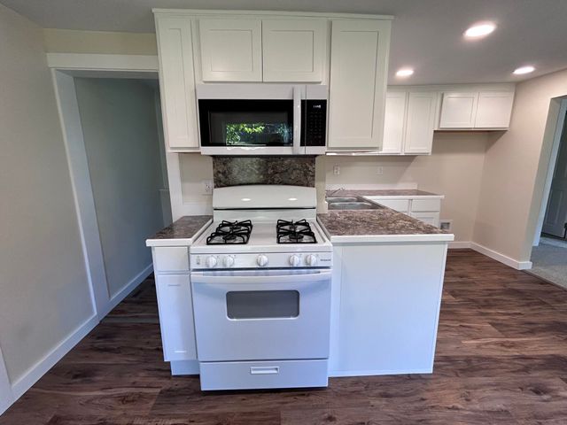 311 E Jackson Street, Ozark, MO 65721