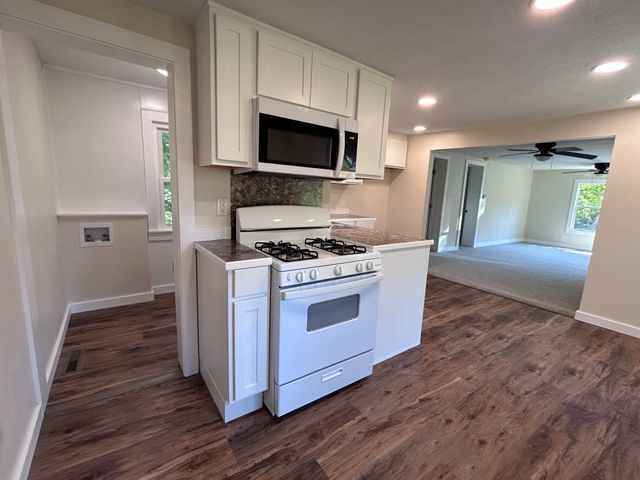 311 E Jackson Street, Ozark, MO 65721