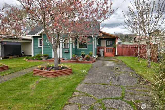 2006 W 2nd Street, Aberdeen, WA 98520
