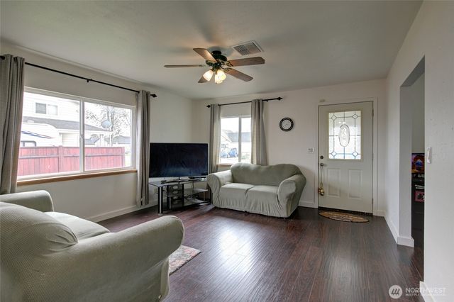 2006 W 2nd Street, Aberdeen, WA 98520