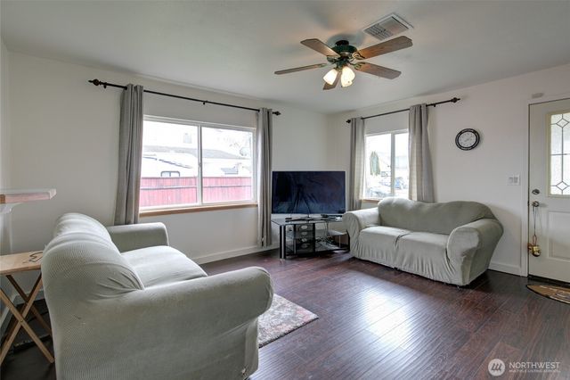 2006 W 2nd Street, Aberdeen, WA 98520