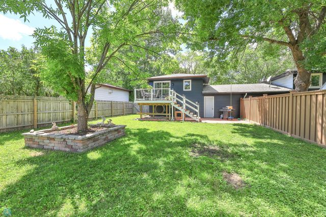 2558 Arrowhead Road S, Fargo, ND 58103