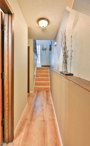 2558 Arrowhead Road S, Fargo, ND 58103