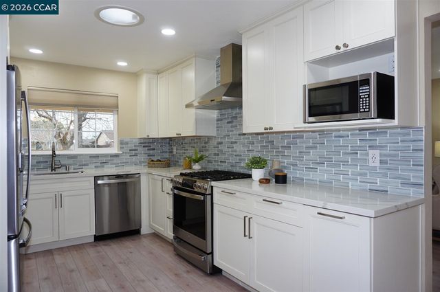 3474 Woodside Ln, San Jose, CA 95121