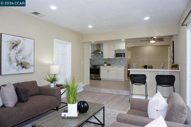 3474 Woodside Ln, San Jose, CA 95121