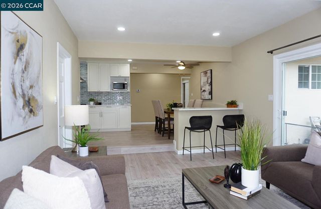 3474 Woodside Ln, San Jose, CA 95121