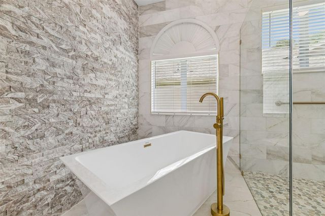 2005 WEXFORD GREEN DRIVE, Valrico, FL 33594