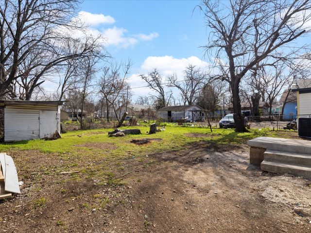 609 S Ayers Avenue, Fort Worth, TX 76103