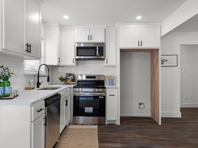 609 S Ayers Avenue, Fort Worth, TX 76103