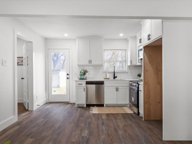 609 S Ayers Avenue, Fort Worth, TX 76103