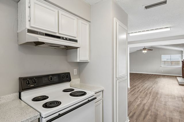 2123 Sheraton Drive, Carrollton, TX 75007