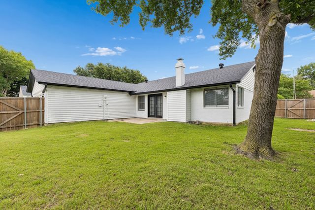2123 Sheraton Drive, Carrollton, TX 75007