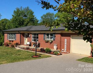 3162/3164/3168 Morganton Boulevard SW, Lenoir, NC 28645