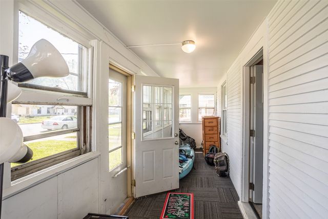 2450 E Grand Avenue, Des Moines, IA 50317