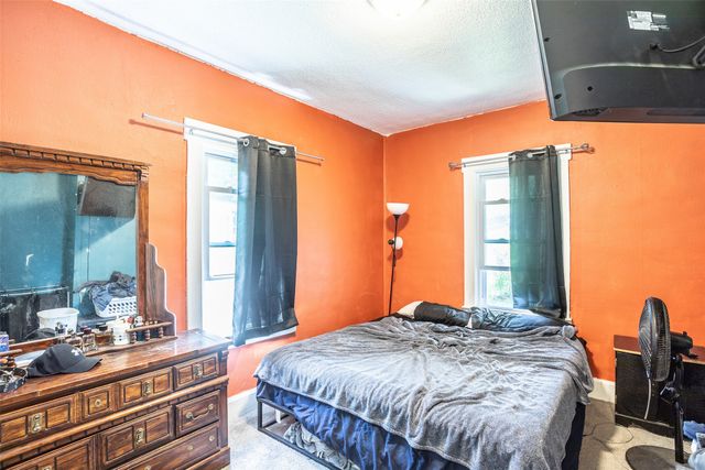 2450 E Grand Avenue, Des Moines, IA 50317