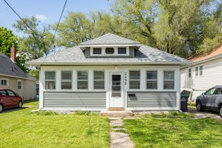 2450 E Grand Avenue, Des Moines, IA 50317