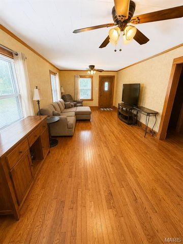 137 E 3rd Street, Roxana, IL 62084