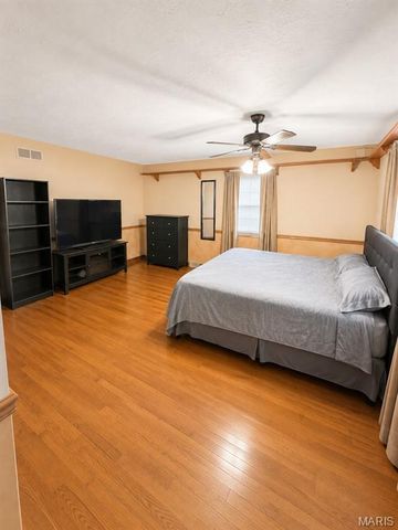 137 E 3rd Street, Roxana, IL 62084