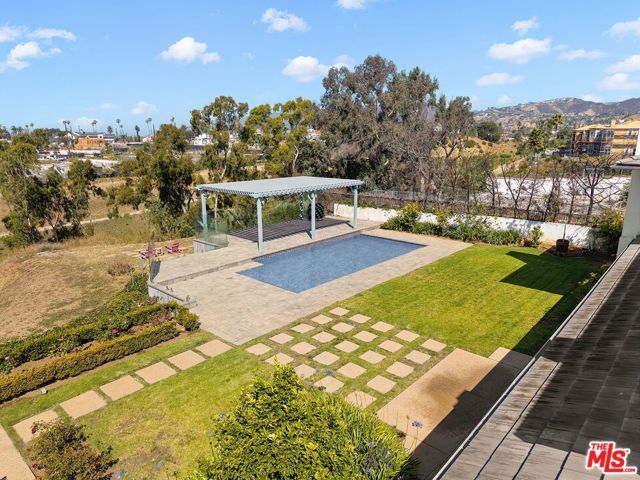 525 Alma Real Drive, Pacific Palisades (los Angeles), CA 90272