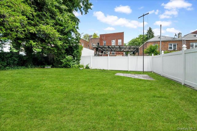 2544 Lurting Avenue, Bronx, NY 10469