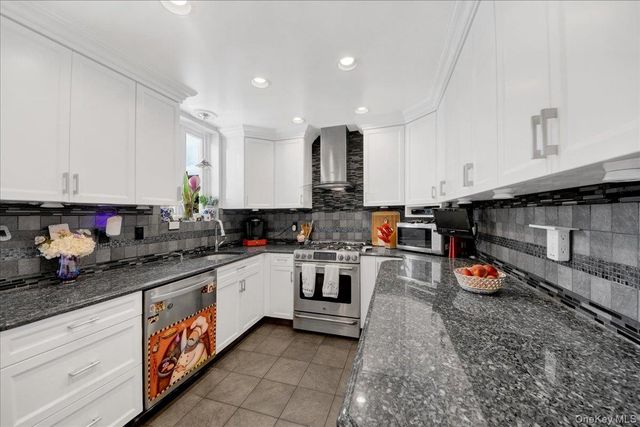 2544 Lurting Avenue, Bronx, NY 10469