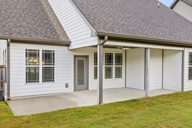 8889 Silver Maple Drive, Ooltewah, TN 37363
