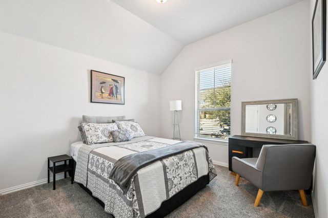 127 Firethorn DR, Buda, TX 78610