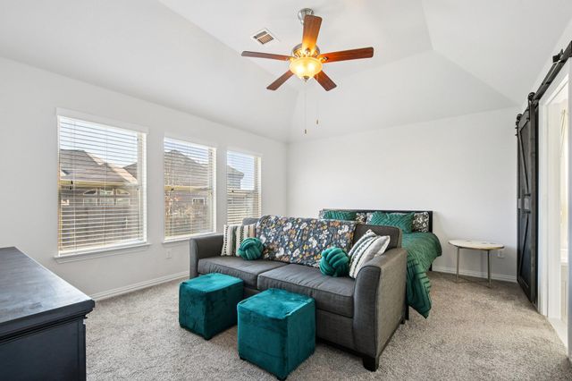 127 Firethorn DR, Buda, TX 78610