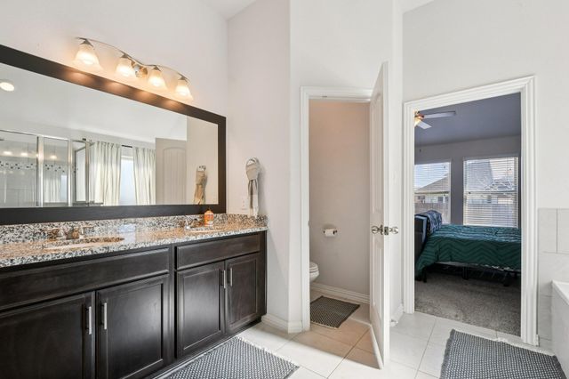 127 Firethorn DR, Buda, TX 78610