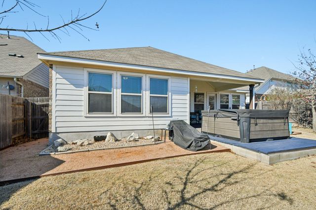 127 Firethorn DR, Buda, TX 78610