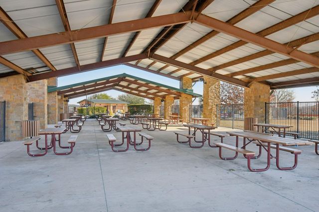 127 Firethorn DR, Buda, TX 78610