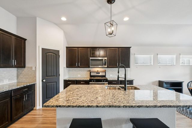 127 Firethorn DR, Buda, TX 78610