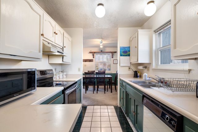 1107 Willow Way, Santa Fe, NM 87507