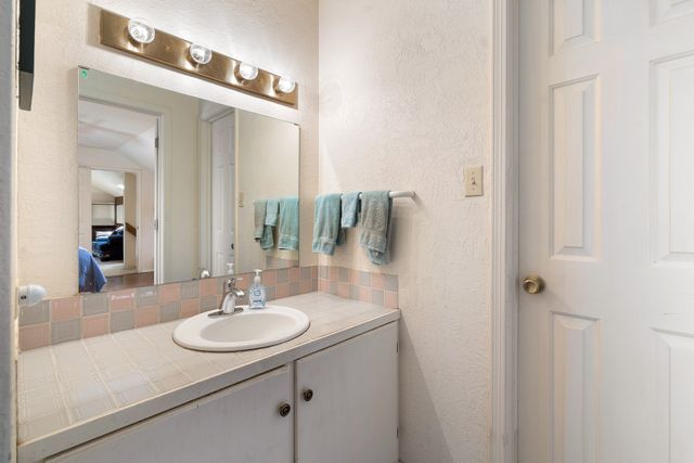 1107 Willow Way, Santa Fe, NM 87507