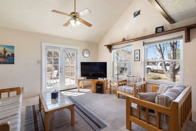 1107 Willow Way, Santa Fe, NM 87507