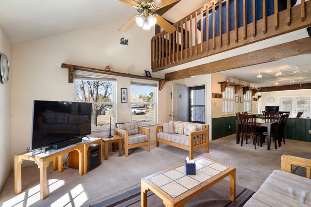 1107 Willow Way, Santa Fe, NM 87507